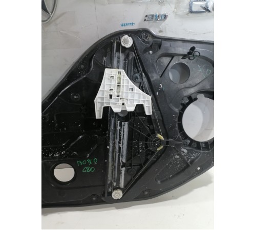 Стеклоподъемник,задний левый