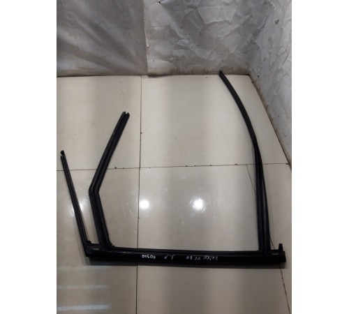 Уплотнитель стекла (задний, левый)