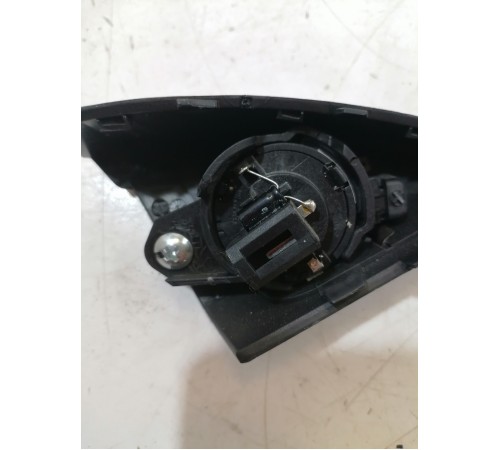 Угол двери передний левый внутренний с динамиком