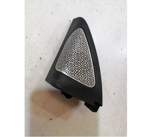 Угол двери передний левый внутренний с динамиком