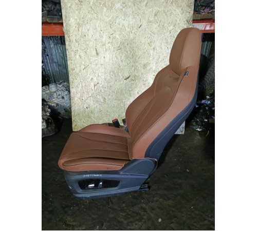 Сиденье переднее левое