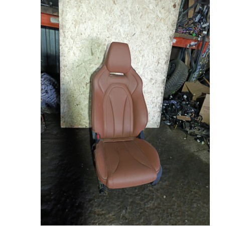 Сиденье переднее левое