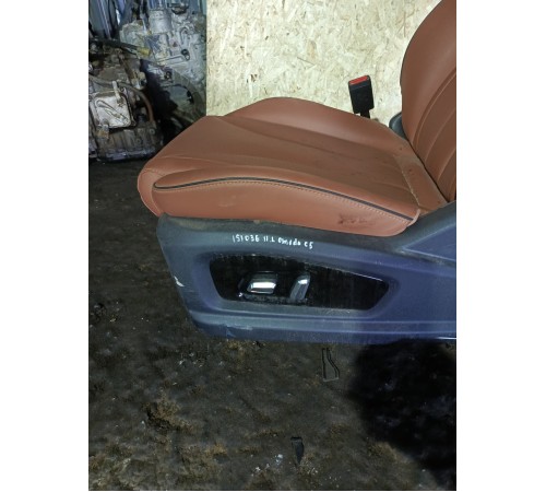 Сиденье переднее левое