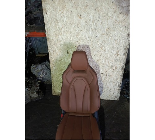 Сиденье переднее левое