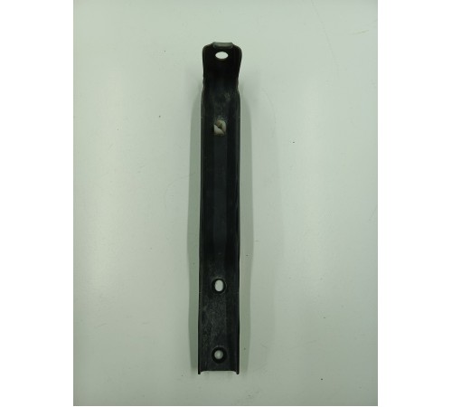 Кронштейн крепление бампера передний правый