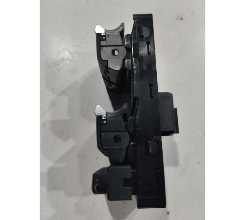 Блок управления стеклоподъемниками (передний левый)