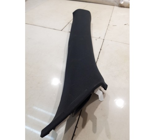 Обшивка передней стойки (правая)