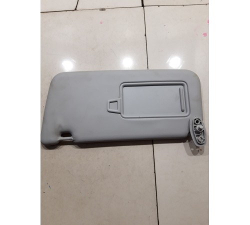 Солнцезащитный козырёк (левый)