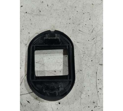 Уплотнитель ограничителя двери задний левый