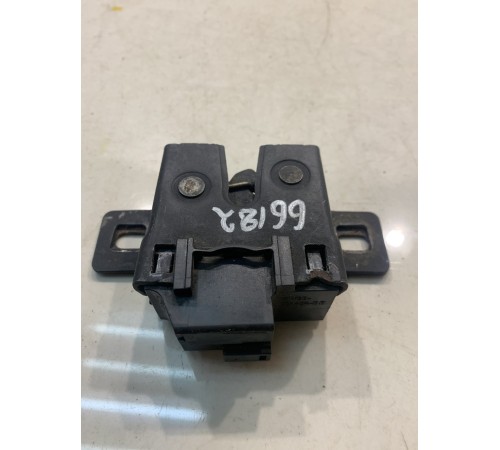 Замок задних сидений