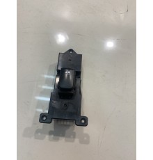 Кнопка стеклоподъемника (задняя, правая)