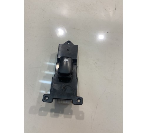 Кнопка стеклоподъемника (задняя, правая)