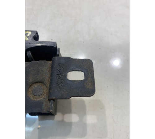 Замок задних сидений