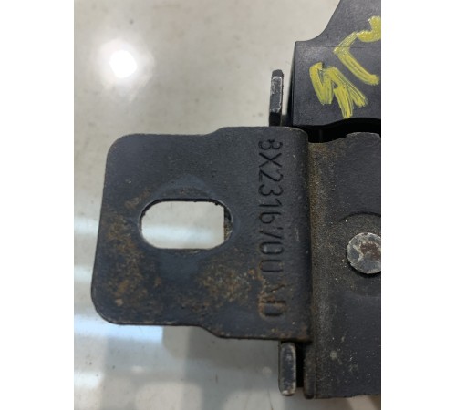 Замок задних сидений