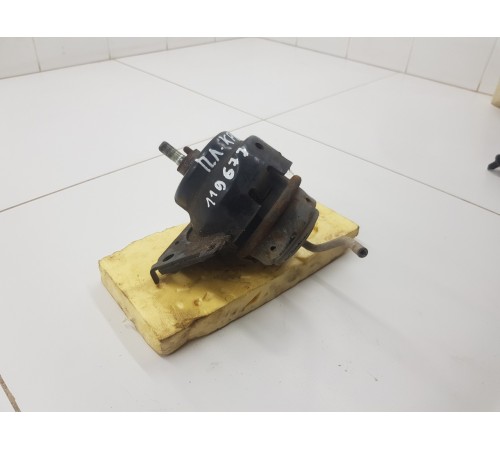 Подушка крепления двигателя левая