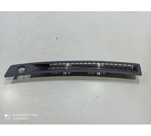 Воздушный дефлектор лобового стекла левый