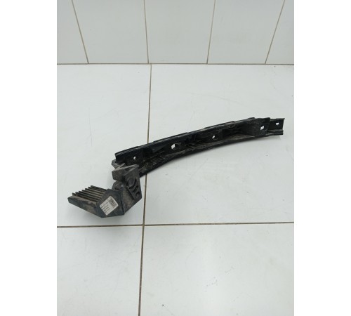 Кронштейн переднего бампера правый верхний