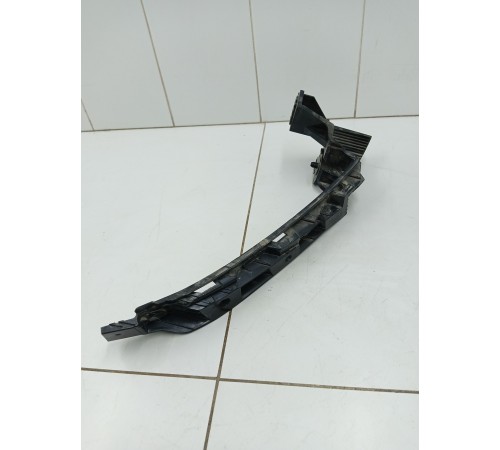 Кронштейн переднего бампера правый верхний