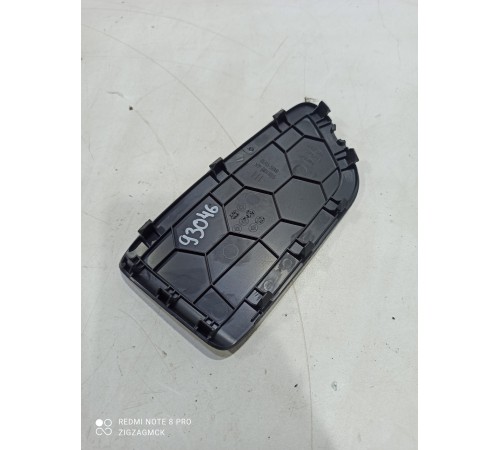 Обшивка двери багажника (левая)