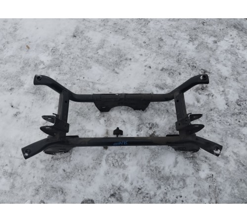 Балка подвески задняя (подрамник)