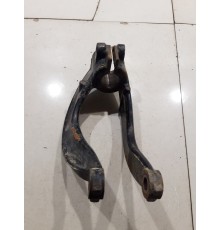 Рычаг (вилка) амортизатора передний левый