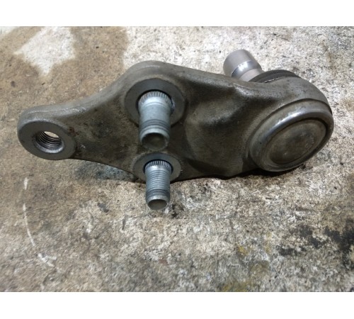 Шаровое переднего левого нижнего рычага