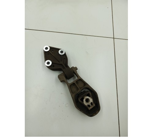 Опора двигателя задняя