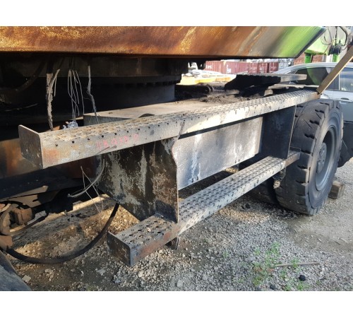 Подножка боковая с ящиком под инструменты правая