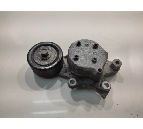 Ролик-натяжитель с кронштейном