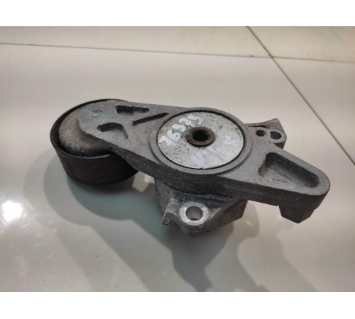 Ролик-натяжитель с кронштейном