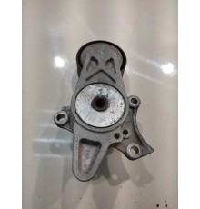 Ролик-натяжитель с кронштейном