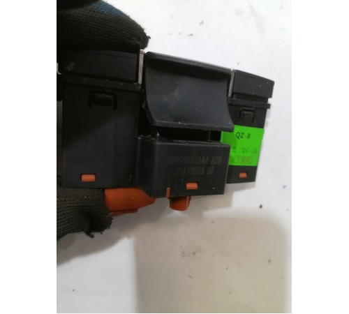 Блок кнопок центральной консоли многофункциональных