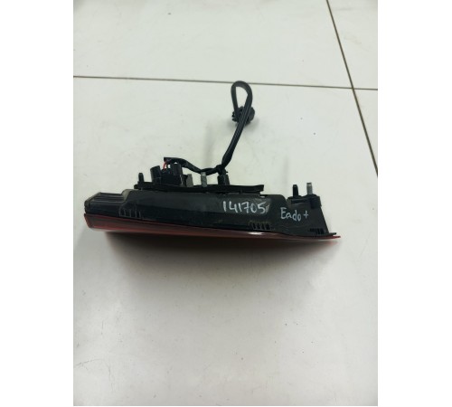 Фонарь крышки багажника правый внутренний