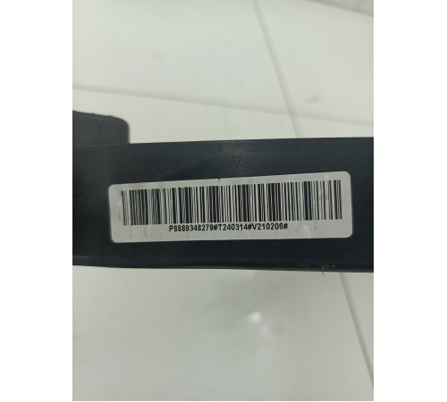 Кронштейн полки багажника левый