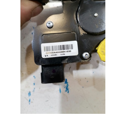  Замок крышки багажника