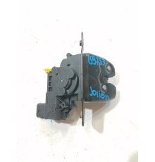  Замок крышки багажника