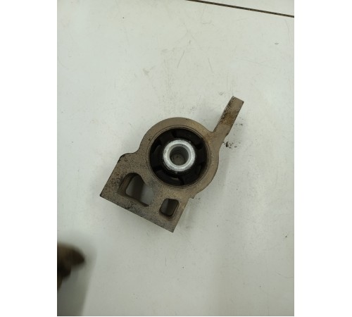 Сайлентблок передний