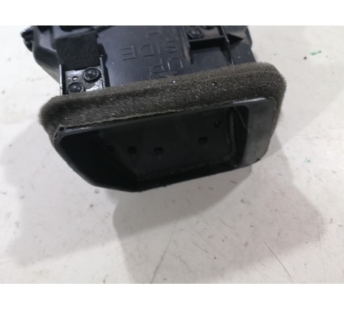 Дефлектор воздушный левый