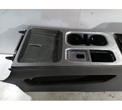 Консоль центральная с подлокотником