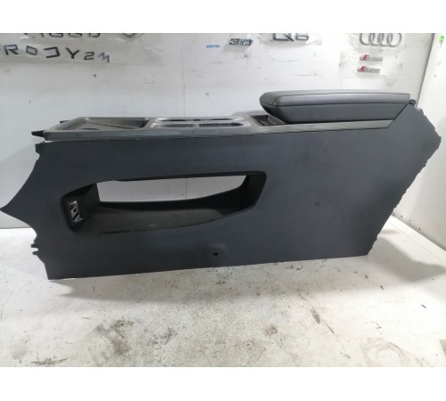 Консоль центральная с подлокотником