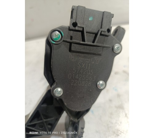 Педаль акселератор (газа)