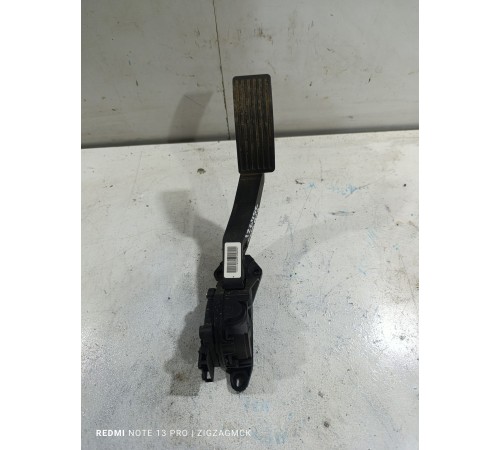 Педаль акселератор (газа)