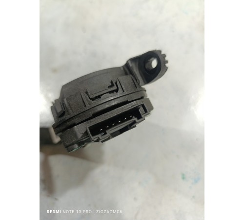 Педаль акселератор (газа)