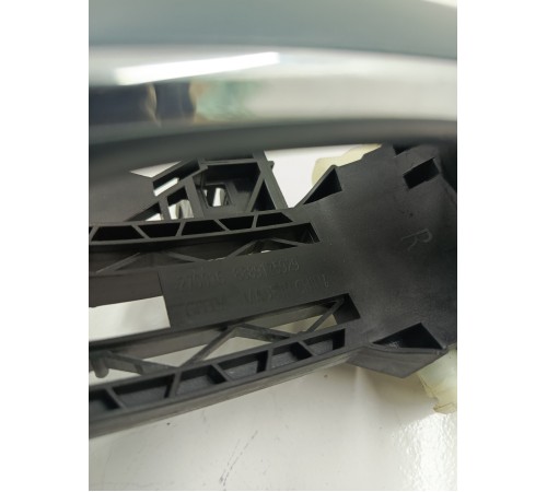 Ручка двери передняя правая внешняя