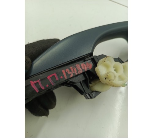 Ручка двери передняя правая внешняя