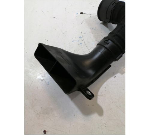 Воздухозаборник подкапотный