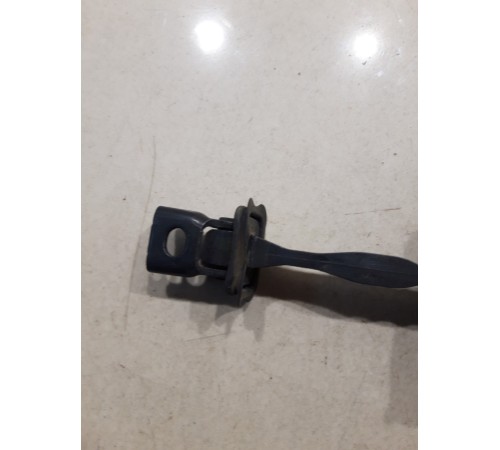 Ограничитель двери(передний правый)