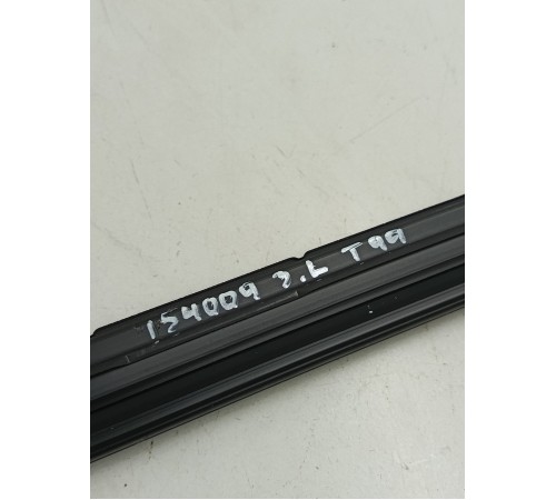 Уплотнитель стекла задний левый