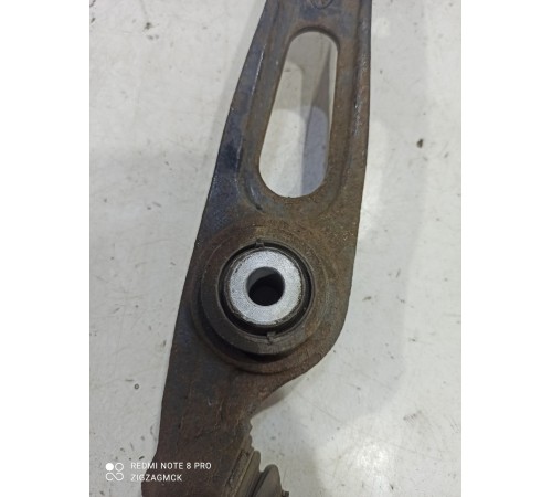 Рычаг передний левый