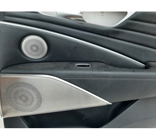 Обшивка двери (задняя правая)